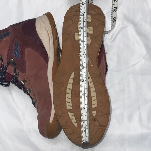 Columbia Women's Newton Ridge Plus Waterproof Amped Hiking Boot - Picture 9 of 11